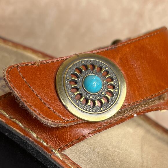 Alegria by PGLite Lug Sole Platform Sandal Brown Leather Slip On Medallion Stone - Picture 2 of 12